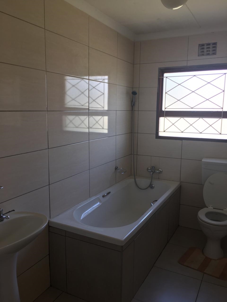 To Let 3 Bedroom Property for Rent in Amalinda Eastern Cape
